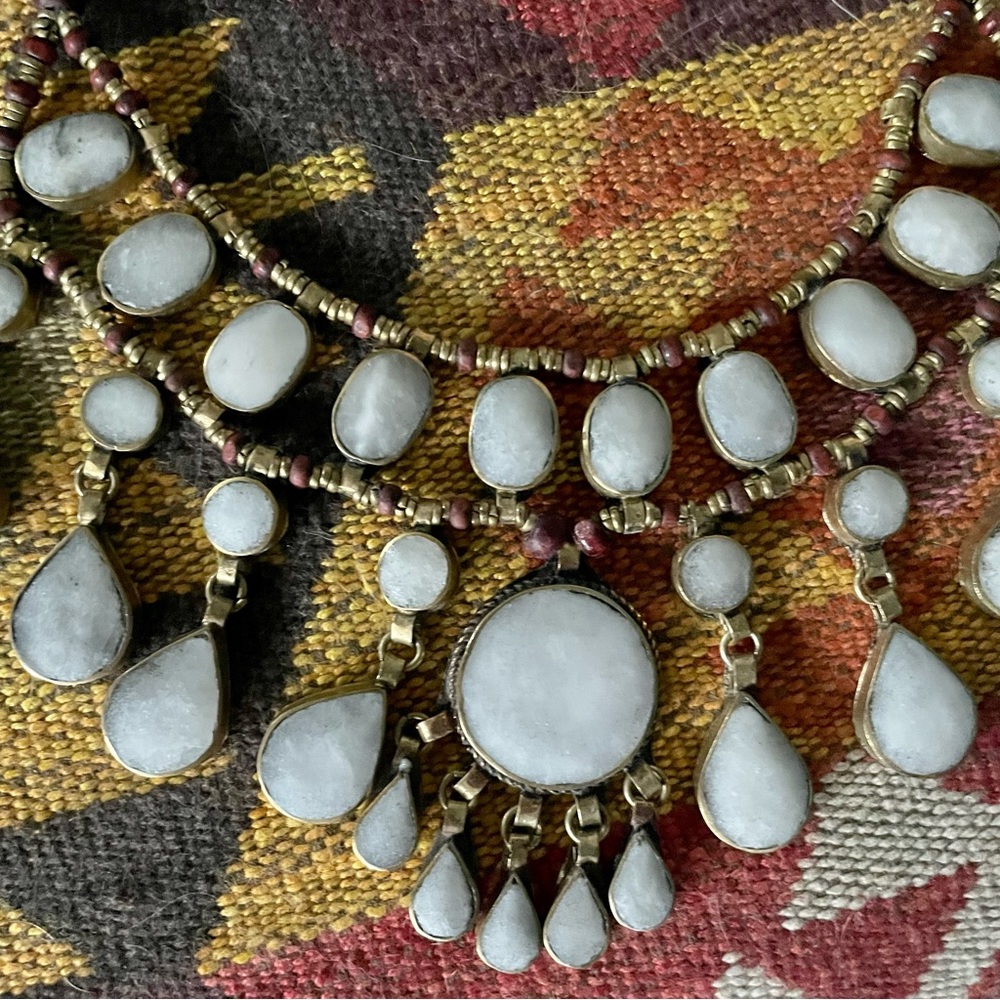 New Vintage Style Afghani White Jade Kuchi Necklace - Picture 3 of 3